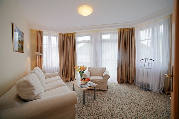 Imagen de la habitación del Hotel Wellness and Spa Ambiente. Foto 11