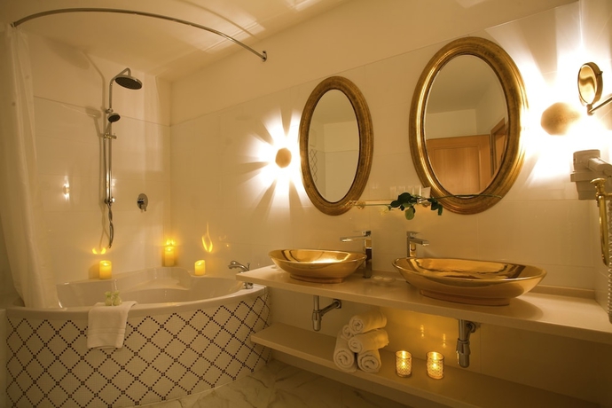 Imagen de la habitación del Hotel Wellness and Spa Ambiente. Foto 15