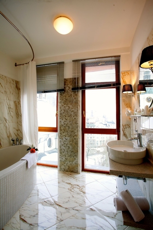 Imagen de la habitación del Hotel Wellness and Spa Ambiente. Foto 16