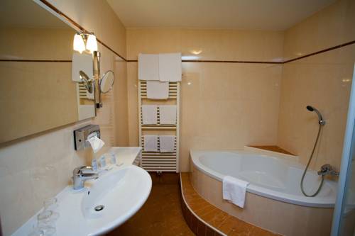 Imagen de la habitación del Hotel Wellnesshotel Allmer. Foto 4