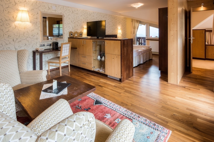 Imagen de la habitación del Hotel Wellnesshotel Cervosa. Foto 5