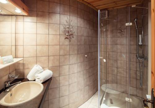 Imagen de la habitación del Hotel Wellnesshotel Engadin. Foto 9