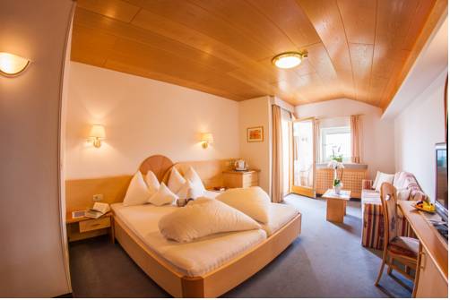 Imagen de la habitación del Hotel Wellnesshotel Glanzhof. Foto 11