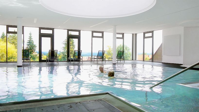 Imagen de la piscina del Hotel Wellnesshotel Hohenrodt. Foto 6