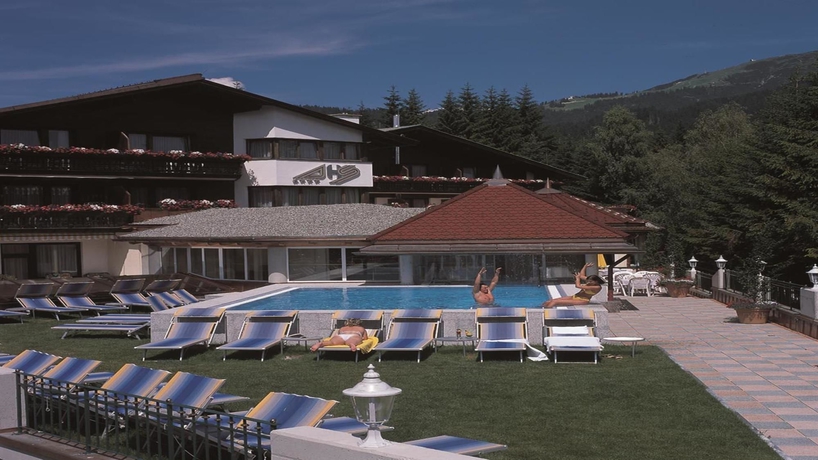 Imagen de la piscina del Hotel Wellnesshotel Sch&ouml;nruh - Adults Only. Foto 16
