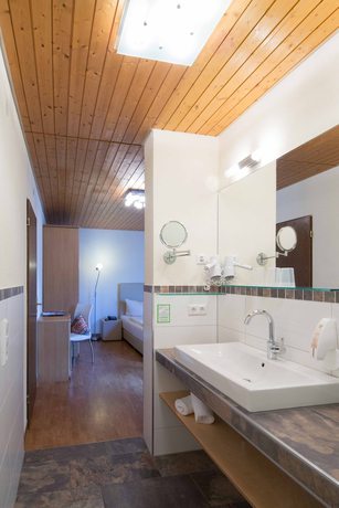 Imagen de la habitación del Hotel Wellnesshotel Sonnenhof And Sonnhalde. Foto 11