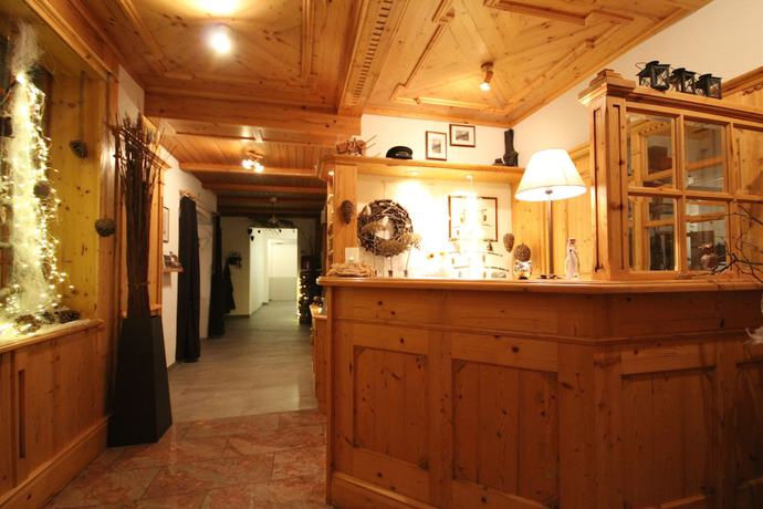 Imagen de los interiores del Hotel Welschen Zermatt. Foto 17
