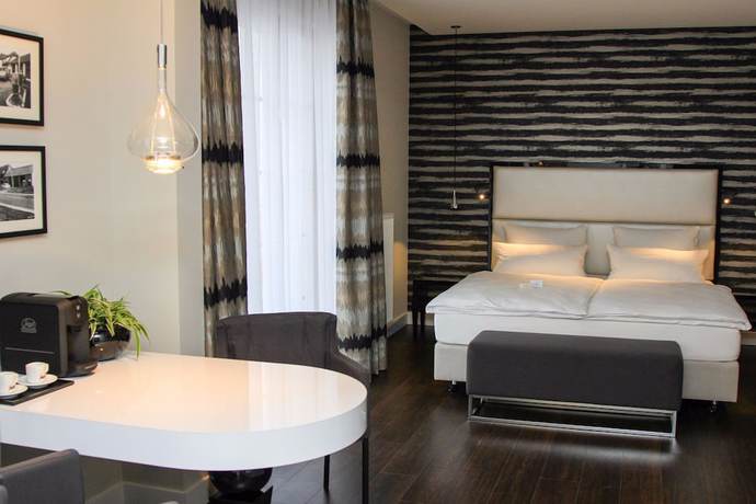 Imagen de la habitación del Hotel Wemperhardt. Foto 17