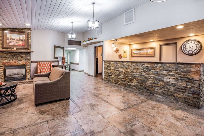 Imagen de los interiores del Hotel Wenatchee Inn. Foto 19