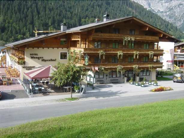 Imagen de los exteriores del Hotel Wenger Alpenhof. Foto 13