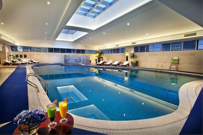 Imagen de la piscina del Hotel Wenzhou Boli. Foto 12