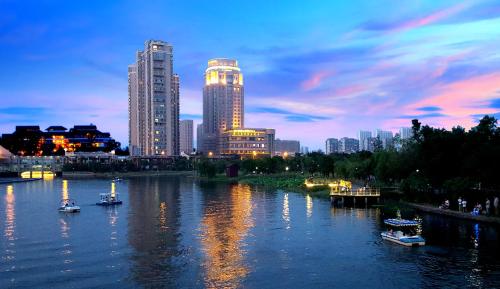 Imagen general del Hotel Wenzhou Kinho Narada. Foto 1