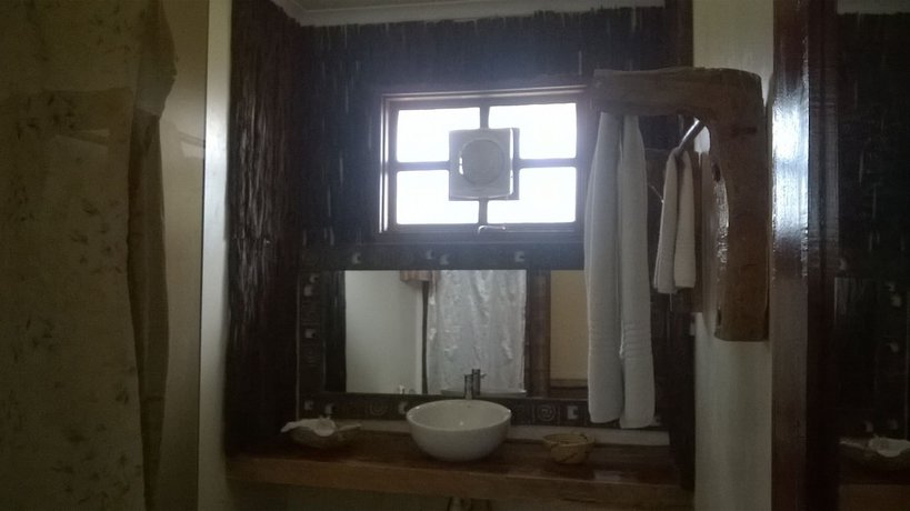 Imagen de la habitación del Hotel Weru Weru River Lodge. Foto 13