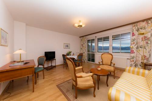 Imagen de la habitación del Hotel Werzer Strandcasino. Foto 9