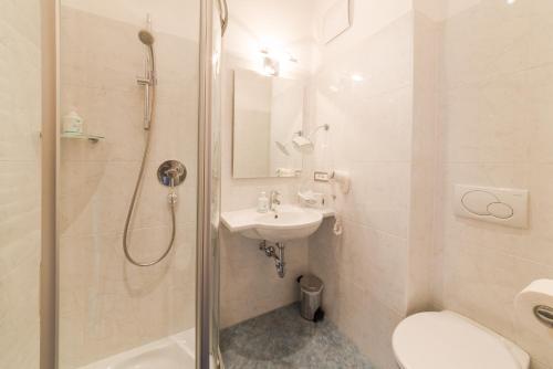 Imagen de la habitación del Hotel Wessobrunn. Foto 9