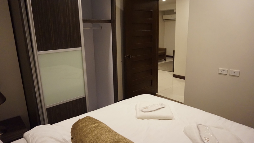 Imagen de la habitación del Hotel West Avenue Suites. Foto 6