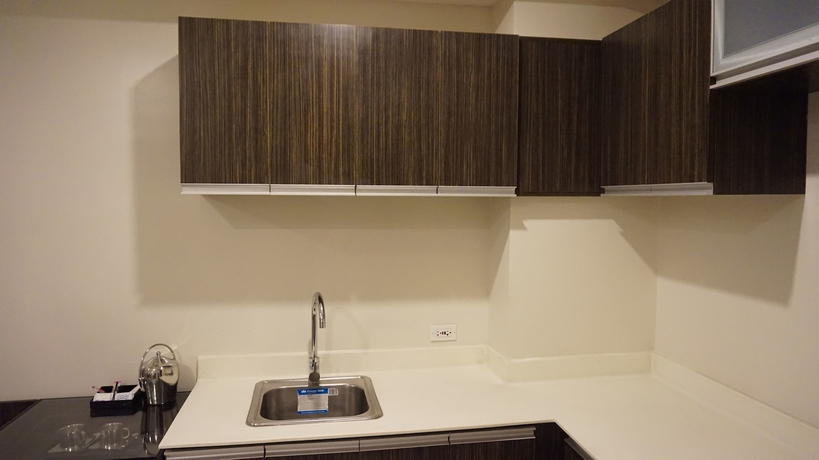Imagen de la habitación del Hotel West Avenue Suites. Foto 7