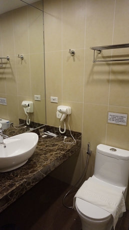 Imagen de la habitación del Hotel West Avenue Suites. Foto 13