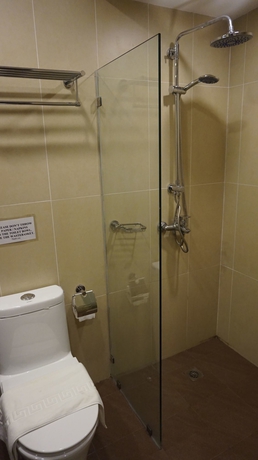Imagen de la habitación del Hotel West Avenue Suites. Foto 14