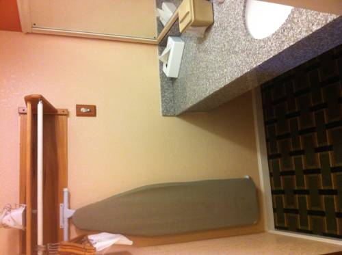 Imagen de la habitación del Hotel West Bank Inn, Augusta. Foto 14
