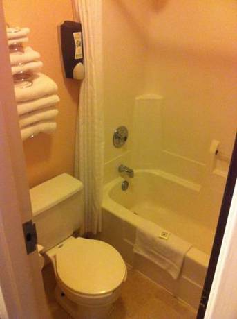 Imagen de la habitación del Hotel West Bank Inn, Augusta. Foto 15
