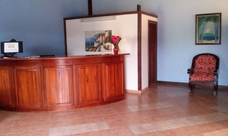 Imagen de los interiores del Hotel West Bay Colonial. Foto 12