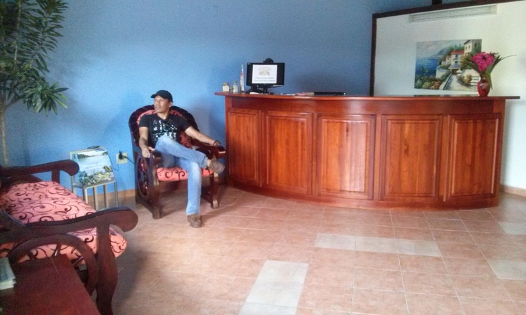 Imagen de los interiores del Hotel West Bay Colonial. Foto 13