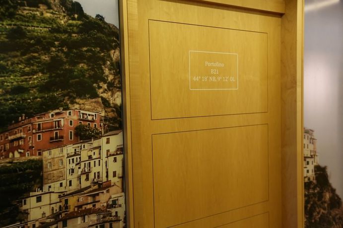 Imagen de los interiores del Hotel West Bay. Foto 11