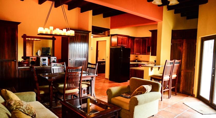 Imagen de los interiores del Hotel West Bay Lodge. Foto 9