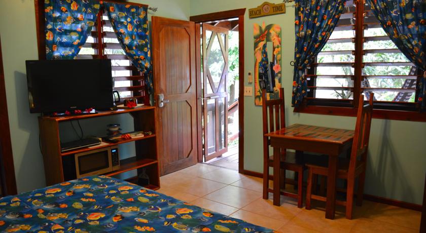 Imagen de la habitación del Hotel West Bay Lodge. Foto 3
