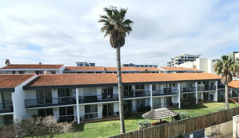 Imagen general del Hotel West Beach Lagoon 202 - Quiet and Ground Floor. Foto 11