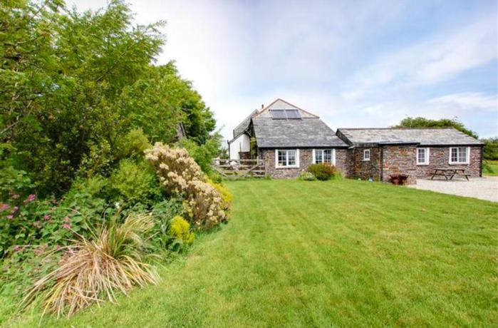 Imagen de los exteriores del Hotel West Bowithick Cottages. Foto 18