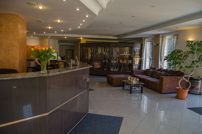 Imagen de los interiores del Hotel West, Bratislava. Foto 18