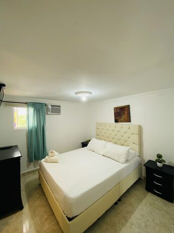Imagen de la habitación del Hotel West California. Foto 13