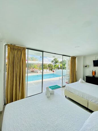 Imagen de la habitación del Hotel West California. Foto 16