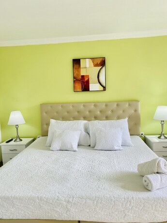 Imagen de la habitación del Hotel West California. Foto 20