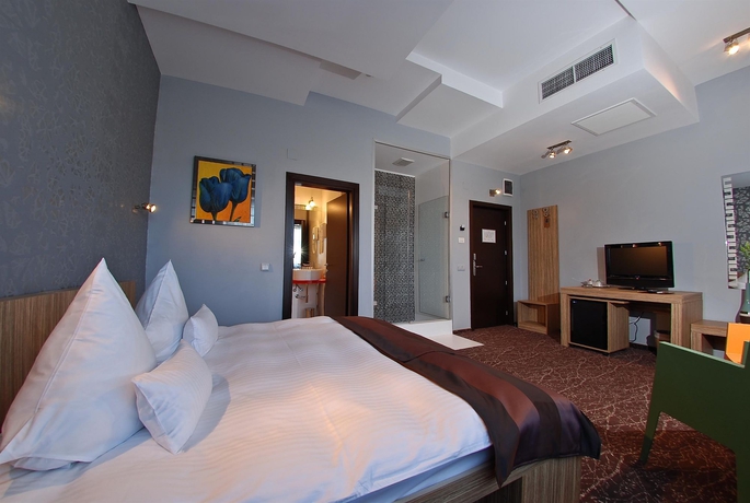 Imagen de la habitación del Hotel West City. Foto 3