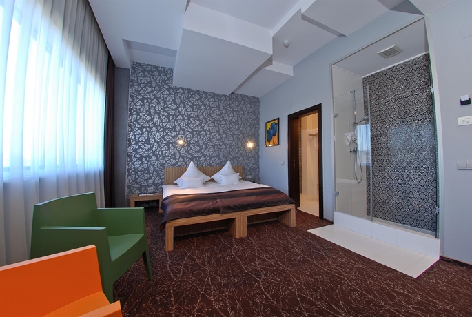 Imagen de la habitación del Hotel West City. Foto 9