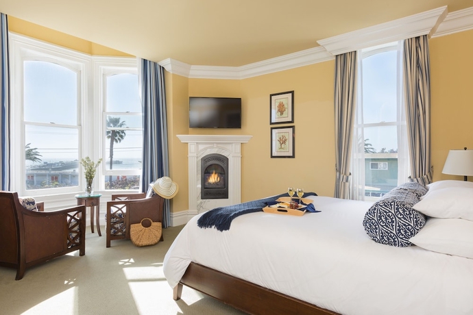 Imagen general del Hotel West Cliff Inn - A Four Sisters Inn. Foto 1