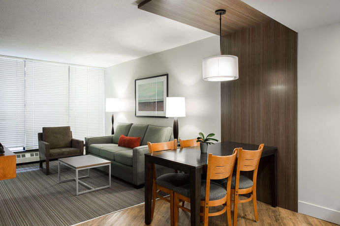 Imagen de los interiores del Hotel West Coast Suites At Ubc. Foto 12