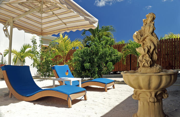 Imagen de los exteriores del Hotel West Coast View. Foto 9