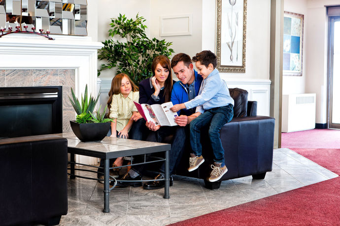 Imagen de los interiores del Hotel West Edmonton Mall Inn. Foto 10