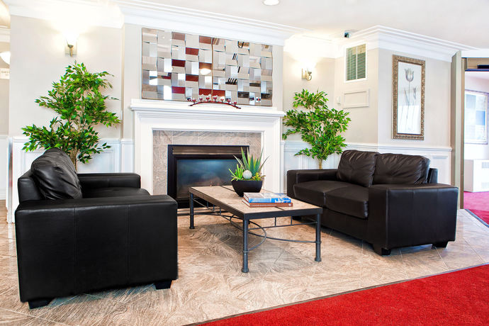 Imagen de los interiores del Hotel West Edmonton Mall Inn. Foto 11