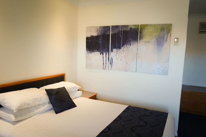 Imagen de la piscina del Hotel West End Motor Lodge. Foto 14