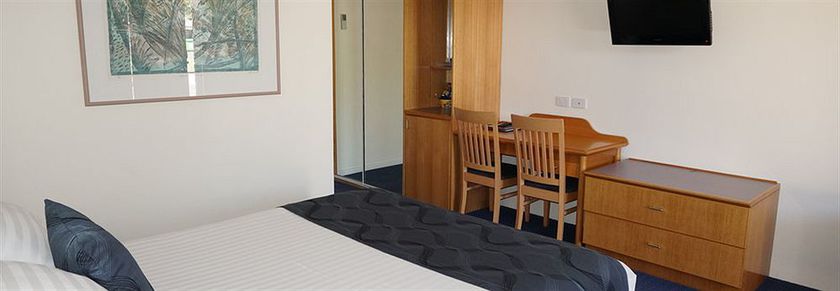 Imagen de la piscina del Hotel West End Motor Lodge. Foto 15