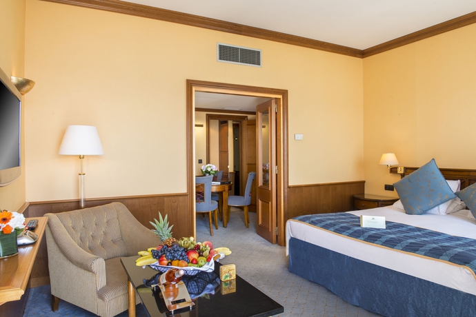 Imagen de la habitación del Hotel West End Nice Promenade. Foto 3