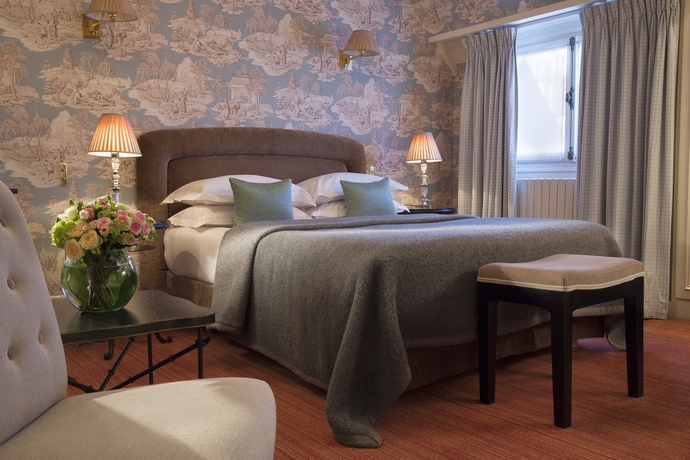 Imagen de la habitación del Hotel West End, París. Foto 13