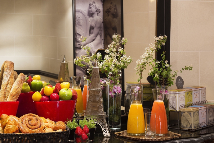 Imagen del bar/restaurante del Hotel West End, París. Foto 6