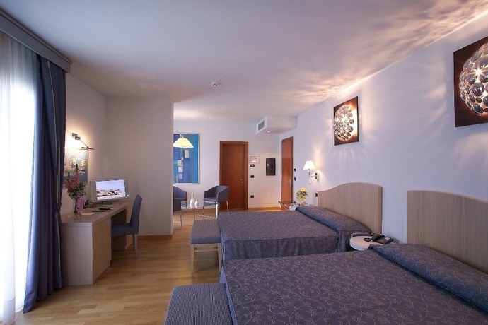 Imagen de la habitación del Hotel West Florence. Foto 8