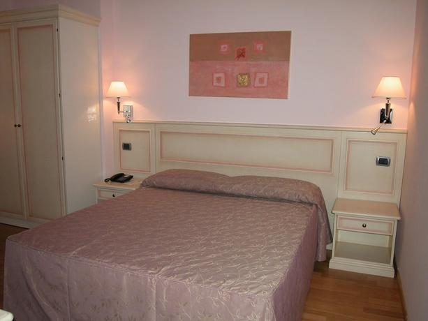 Imagen de la habitación del Hotel West Florence. Foto 11